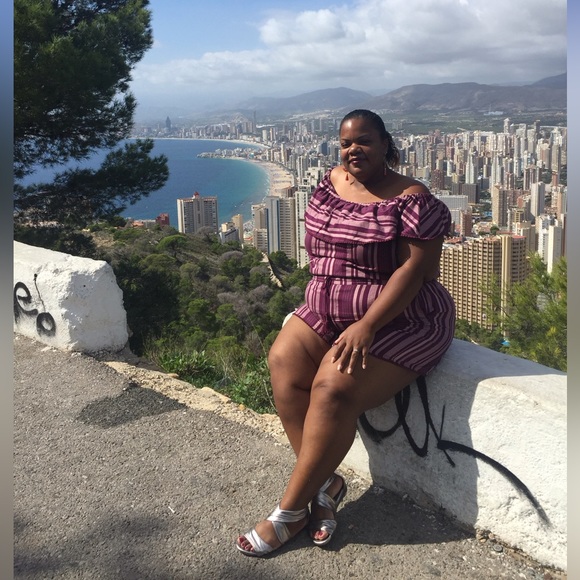 Meet your Posher, Tiffany - Picture 2 of 3